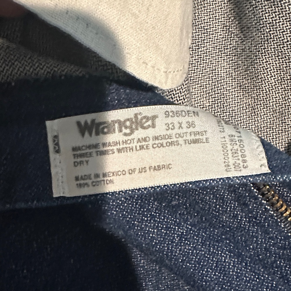 Wrangler Men's Dark Blue Straight Jeans - Picture 2 of 3